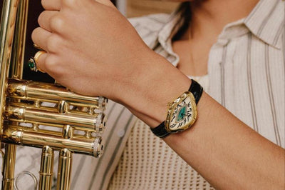 Su quale polso dovrebbe un uomo indossare l'orologio?