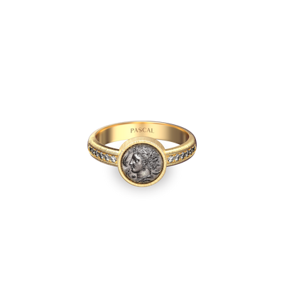 The Great Civitas Arethusa Coin Pinky Ring, White Diamond - PASCAL#color_18k-yellow-gold-vermeil-white-diamond