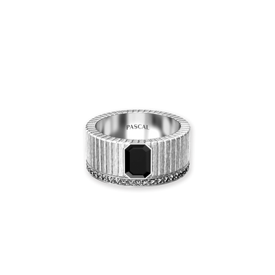 #color_18k-white-gold-vermeil-white-diamond-black-gemstone