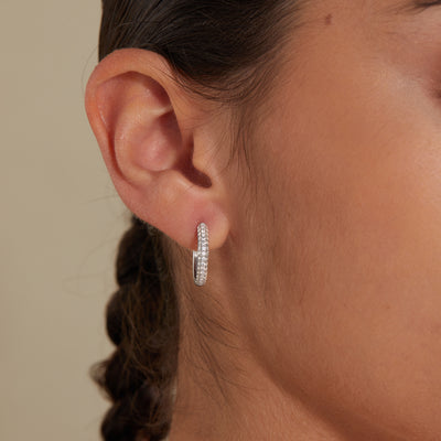 Boucles d'oreilles créoles classiques en diamant
