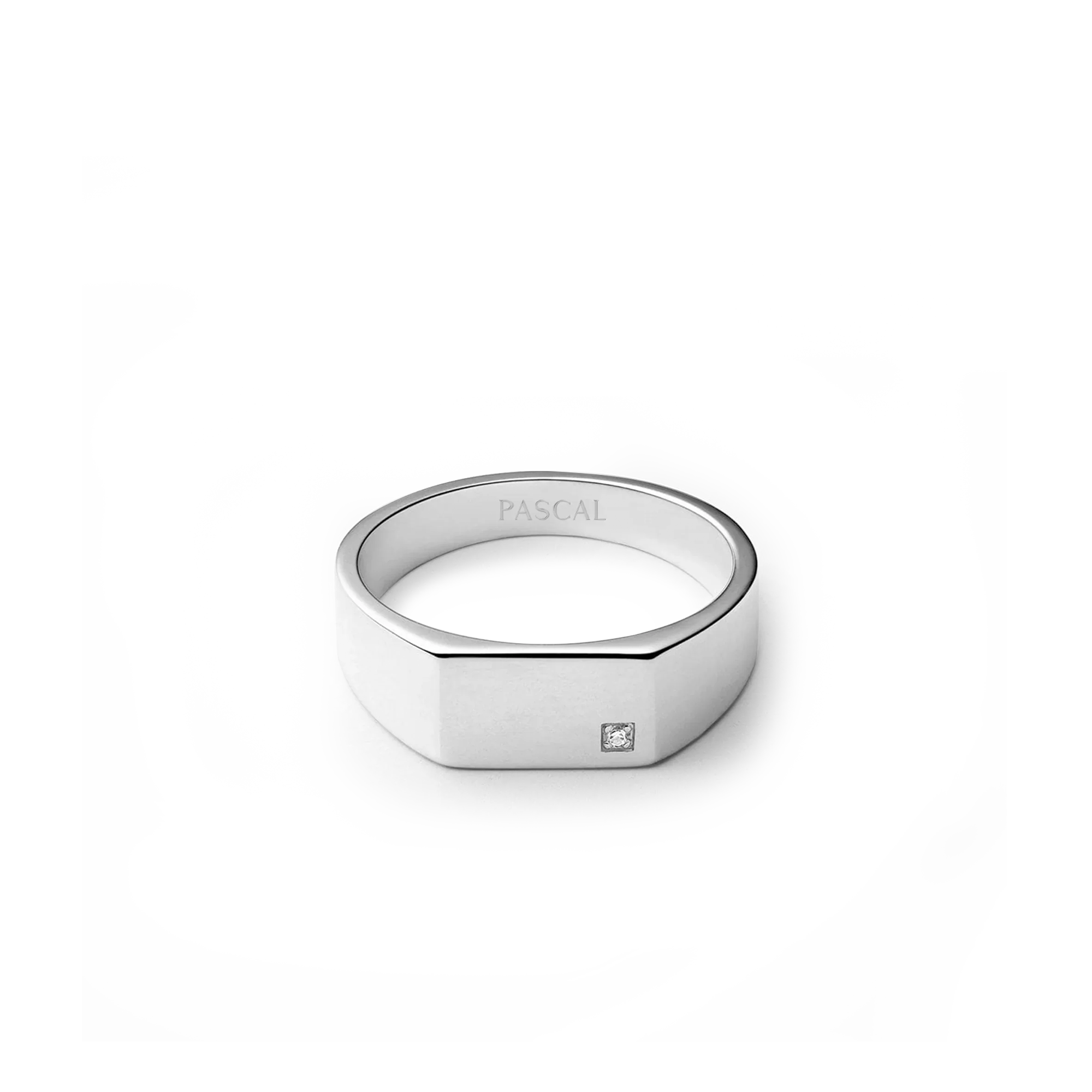 #color-finish_18k-white-gold-vermeil-polished-finish